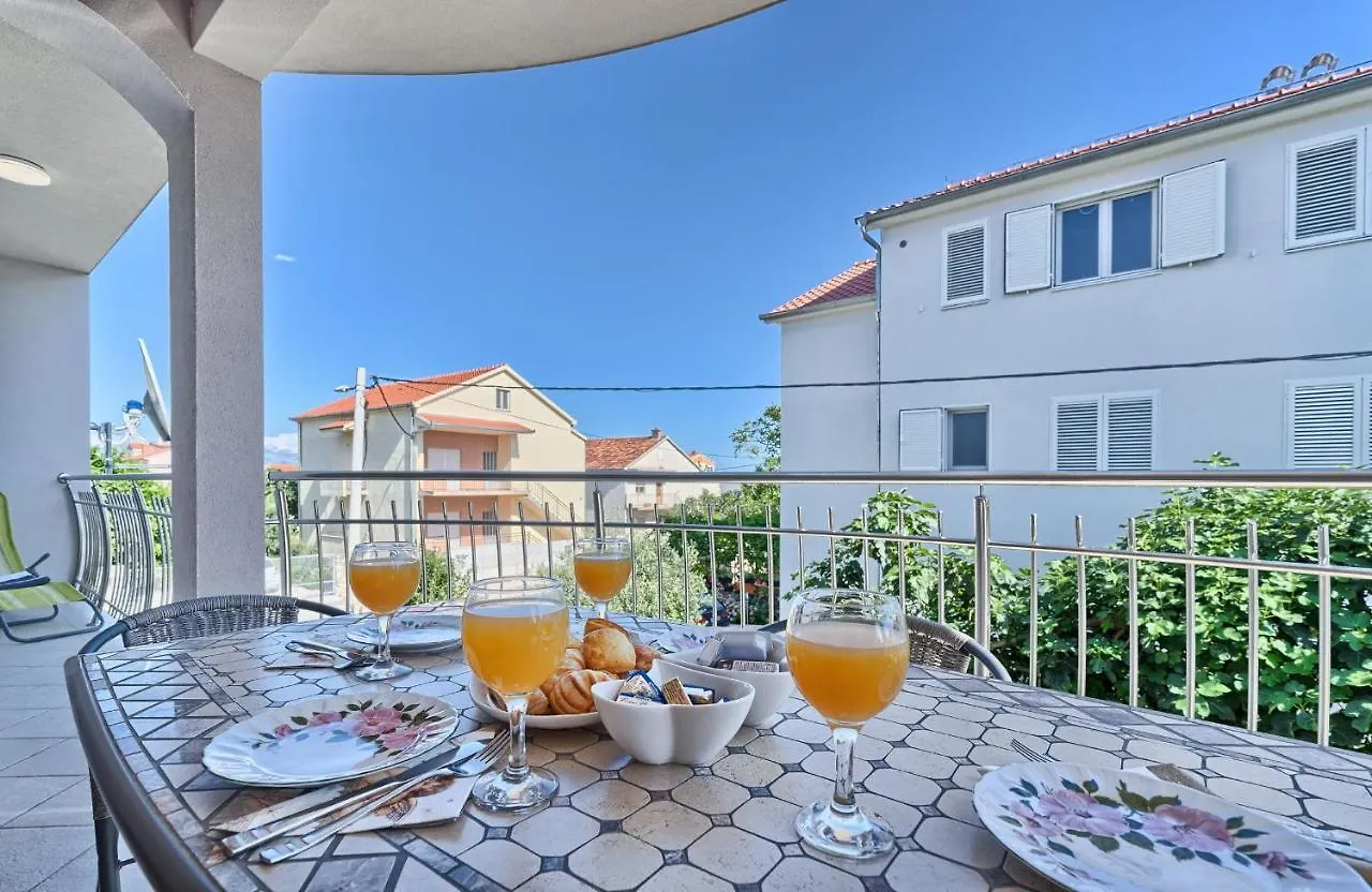 Apartments Meridians Kastela 0*,