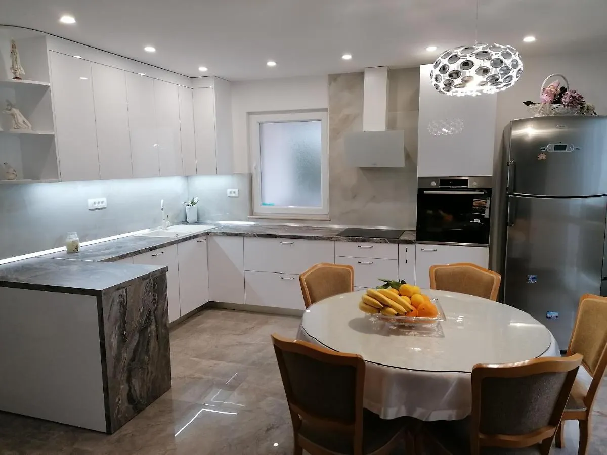 Apartments Meridians Kastela 0*,
