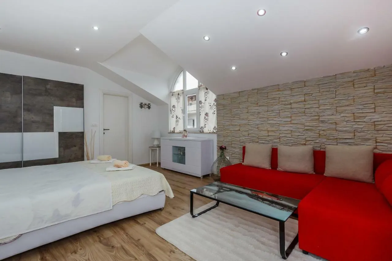 Apartments Meridians Kastela Croatia