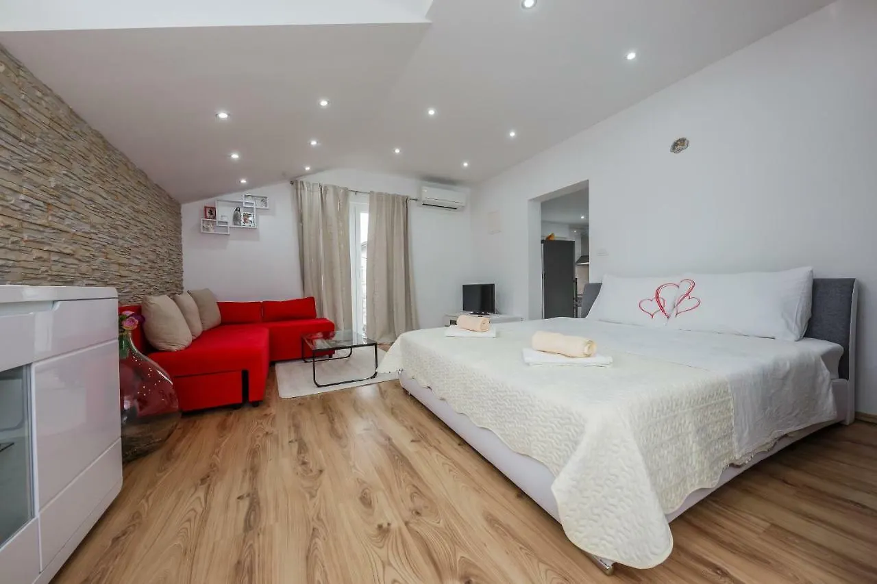 Apartments Meridians Kastela 0*,