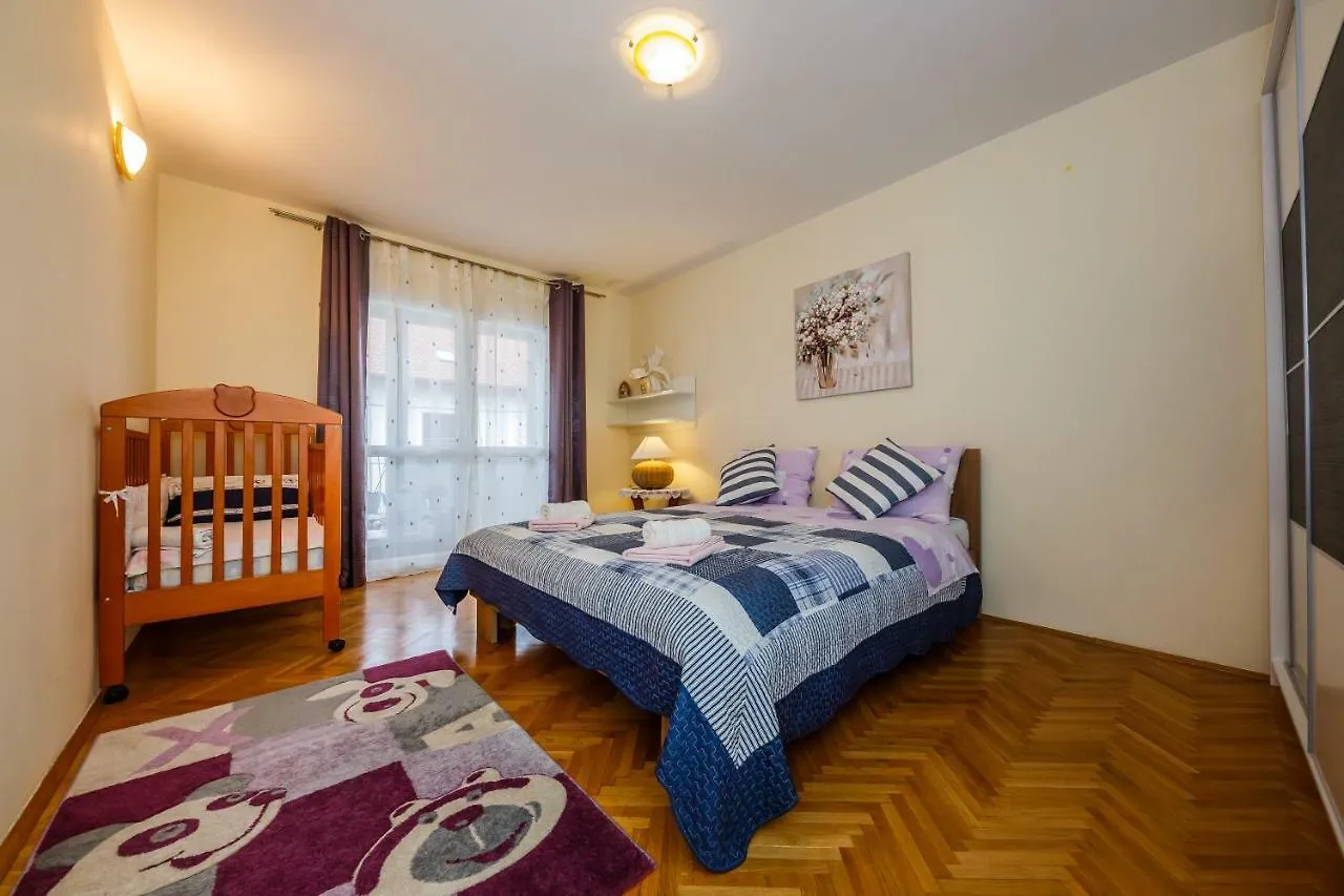 Apartments Meridians Kastela 0*,