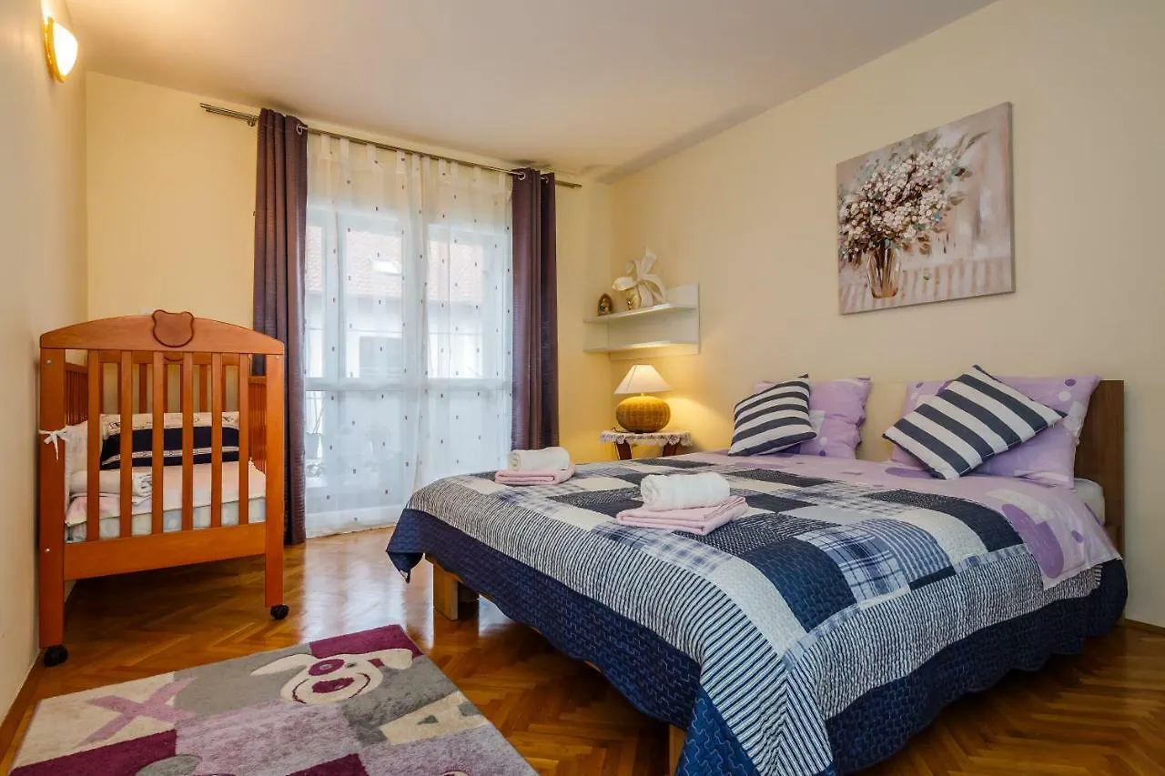 Apartments Meridians Kastela 0*,  Croatia