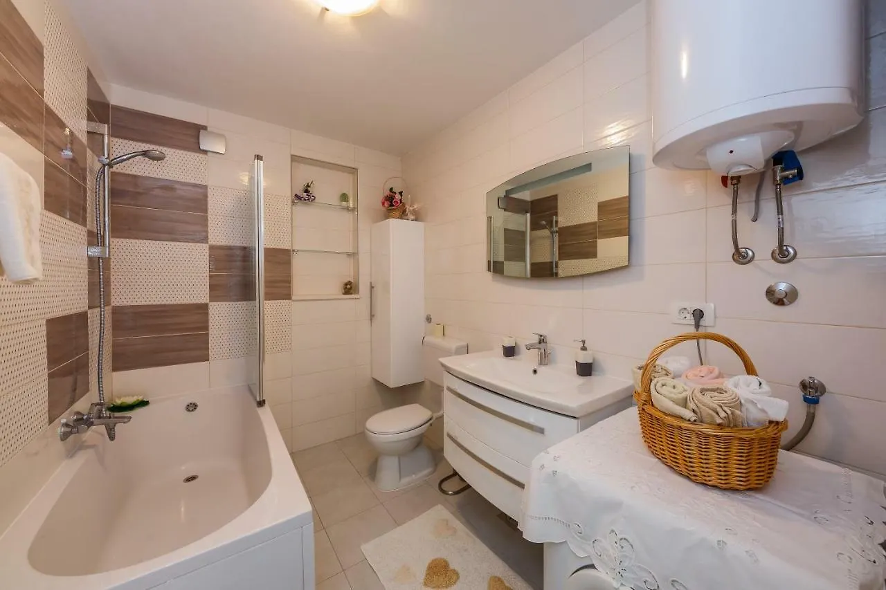 Apartments Meridians Kastela Croatia